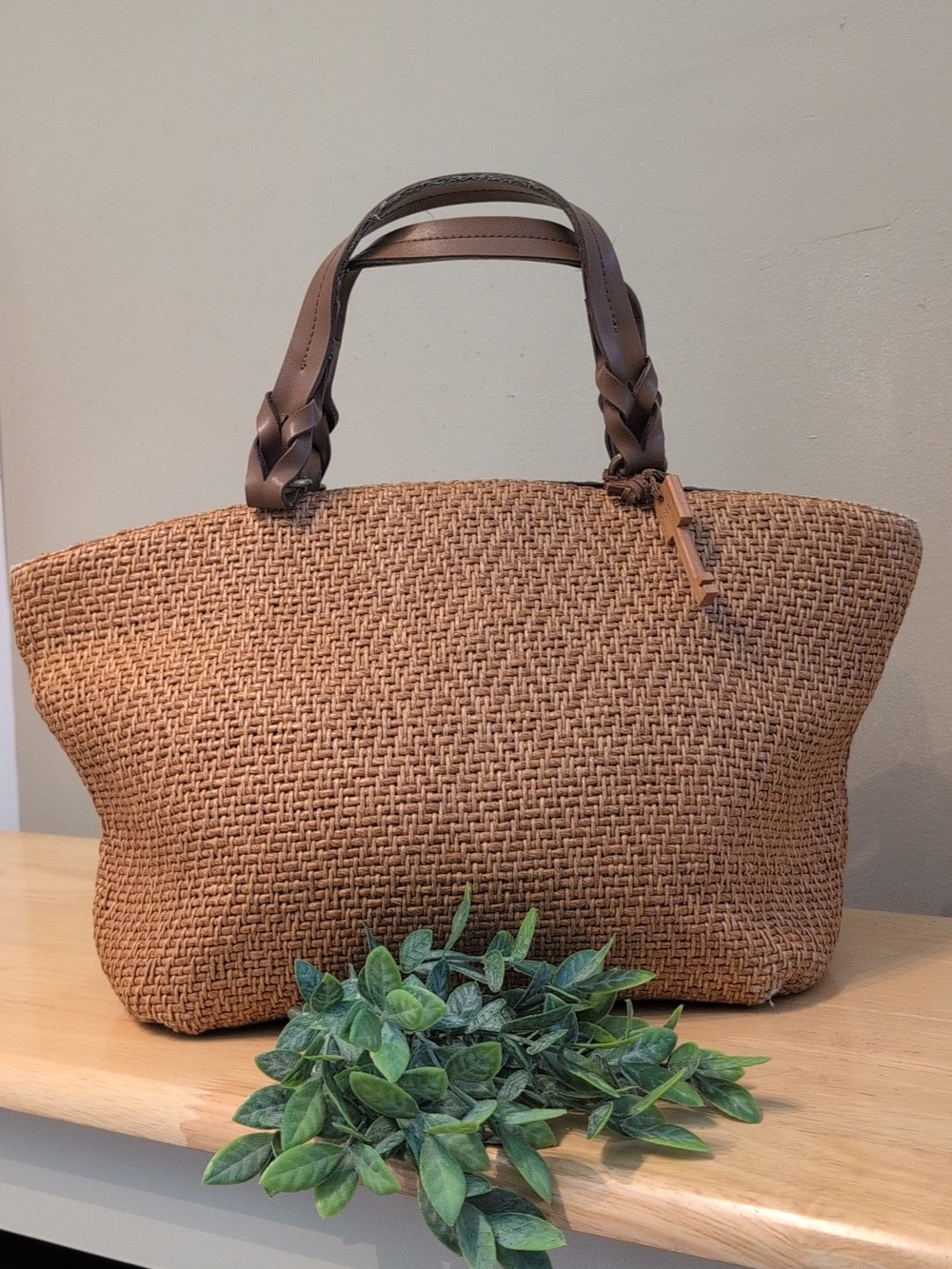 Fossil Women's Vintage Woven Straw and Leather  Bag